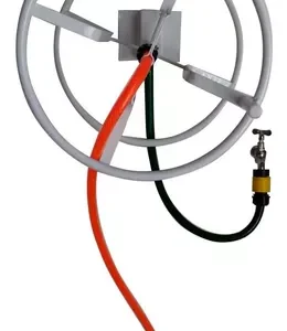 SUPORTE PARA MANGUEIRA COR BRANCO